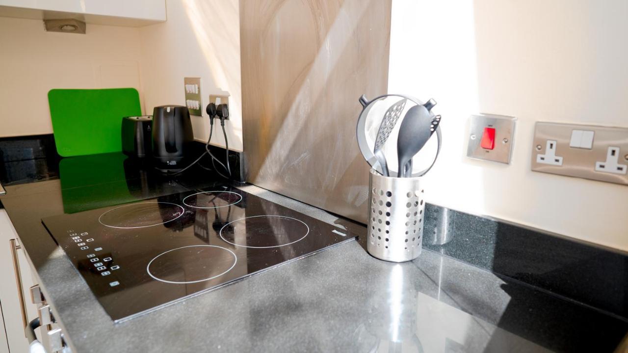 Comfy Spacious Apartment In Canary Wharf ลอนดอน ภายนอก รูปภาพ