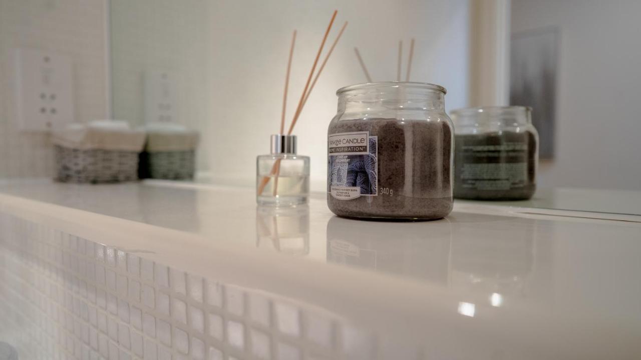 Comfy Spacious Apartment In Canary Wharf ลอนดอน ภายนอก รูปภาพ